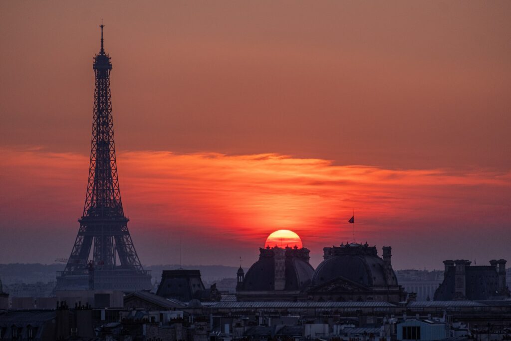 admirer coucher soleil paris