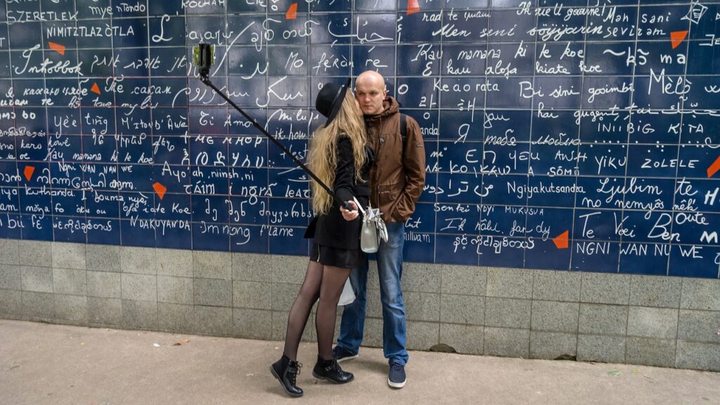 spot photo paris le mur des je t'aime