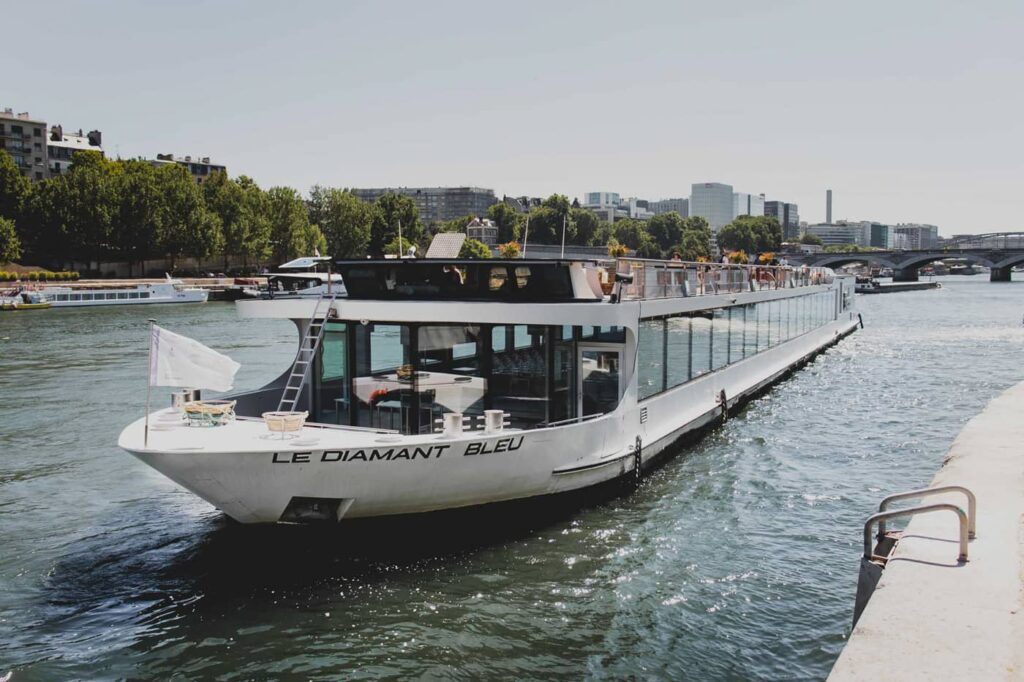 Privatisation d'une péniche pour un évènement sur mesure